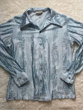 Vintage mens sheeny long sleeve button down light blue vertical stripe floral